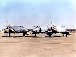 3 RF-4C con aire poco operativo