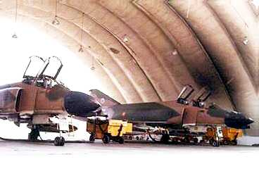 2 F-4C en Barrac�n de Alerta. (B.A. Torrej�n, Madrid).