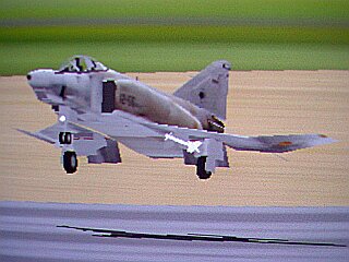 Aterrizando en la LETO pista 23